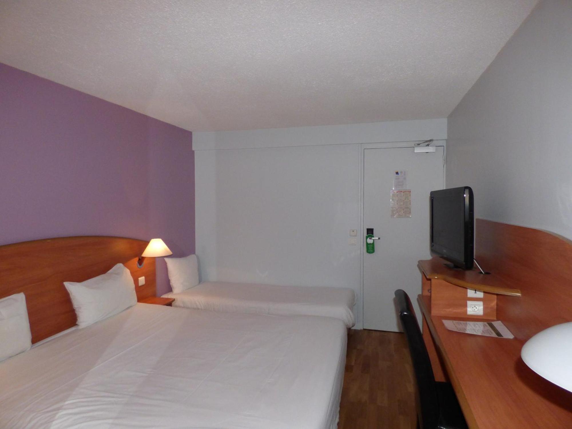Central Hotel Creteil Room photo